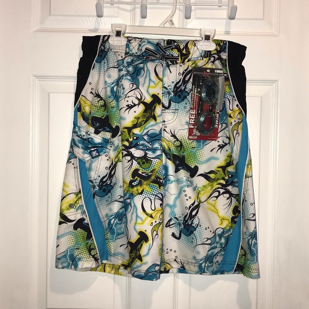 NWT Boy’s 18/20 XL Swim Trunks & Goggles Set